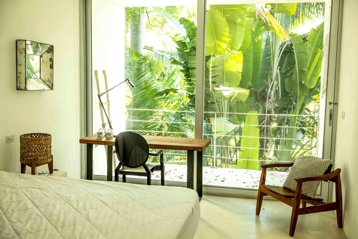 White - Unique Spacious Home And Beach Club Access Tulum Pueblo Villa