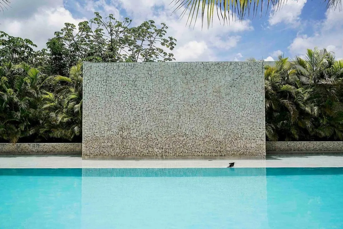 White - Unique Spacious Home And Beach Club Access Tulum Pueblo Villa